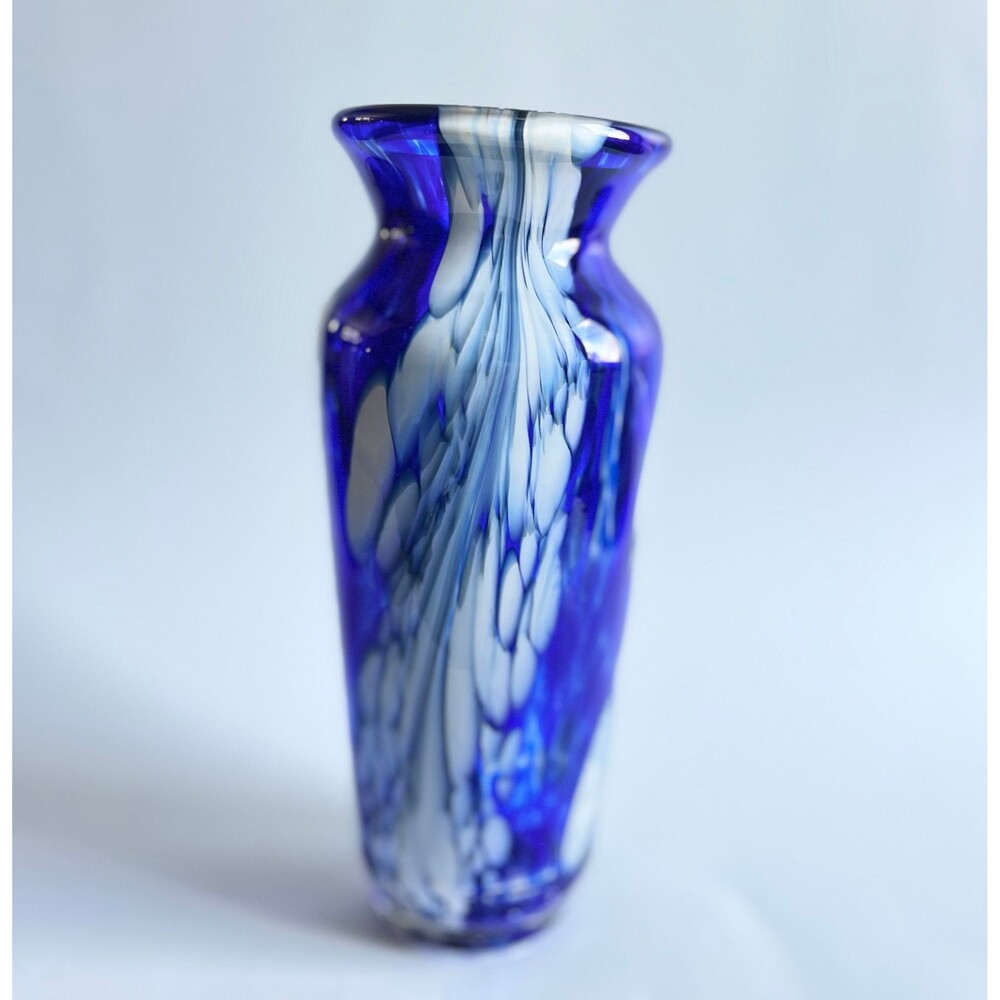 Monte Dunlavy signed blue and white swirl, blown glass vase | Made in the USA - Picture 4 of 6
